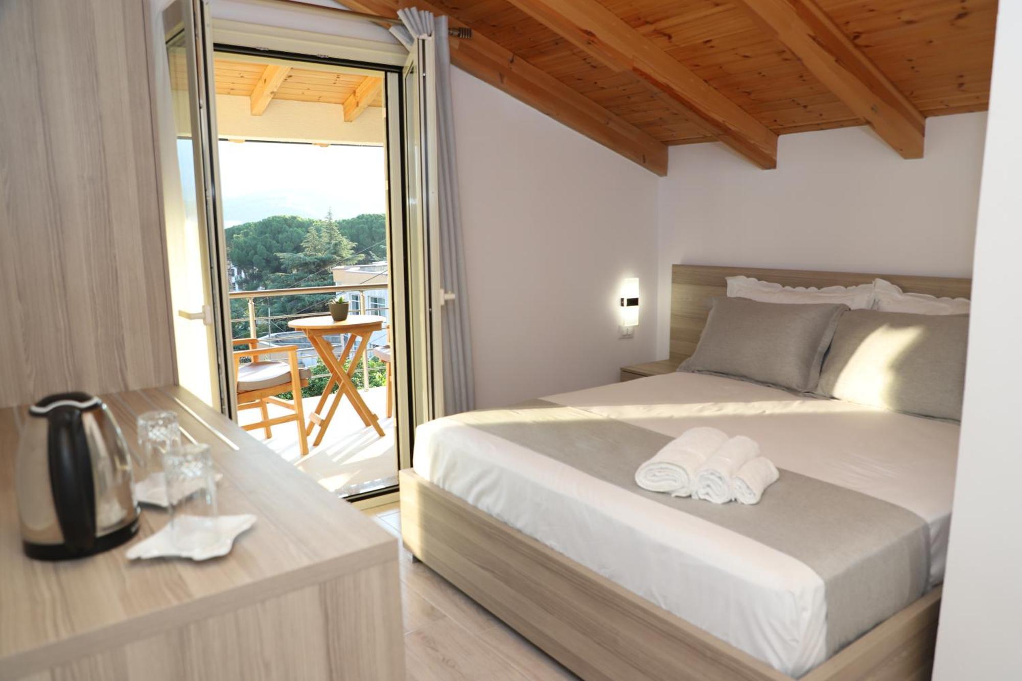 Guesthouse Kazazi Berat Ngoại thất bức ảnh