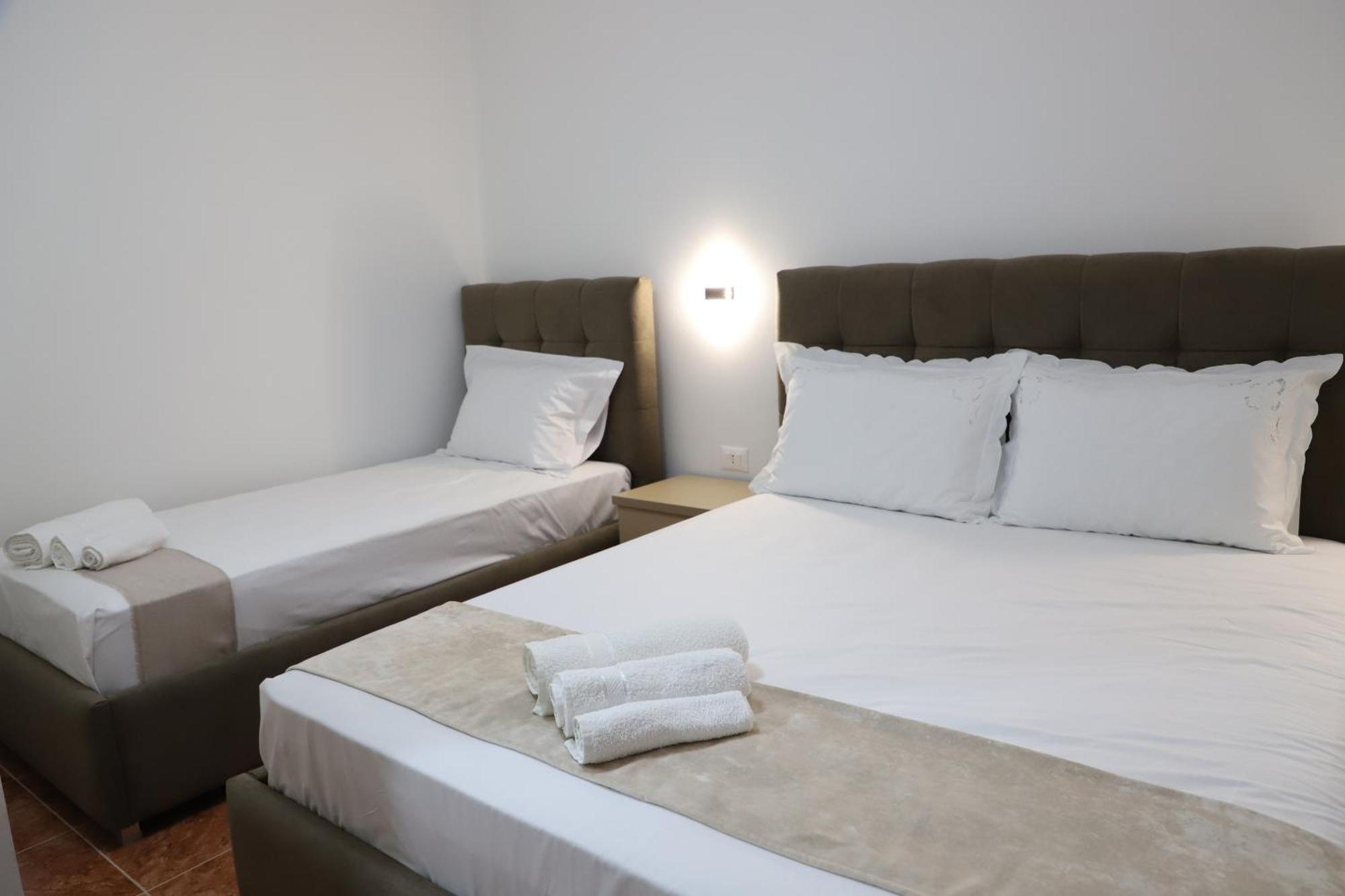 Guesthouse Kazazi Berat Ngoại thất bức ảnh