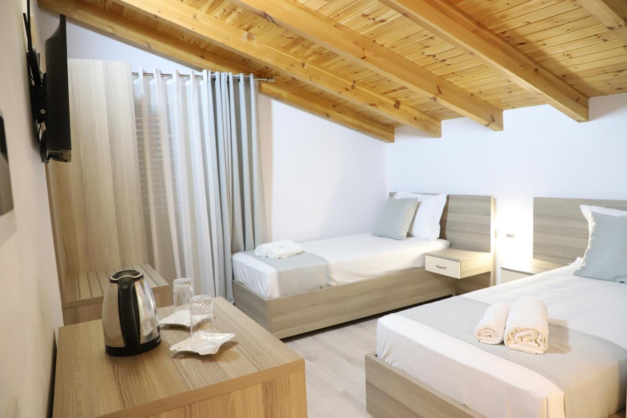 Guesthouse Kazazi Berat Ngoại thất bức ảnh