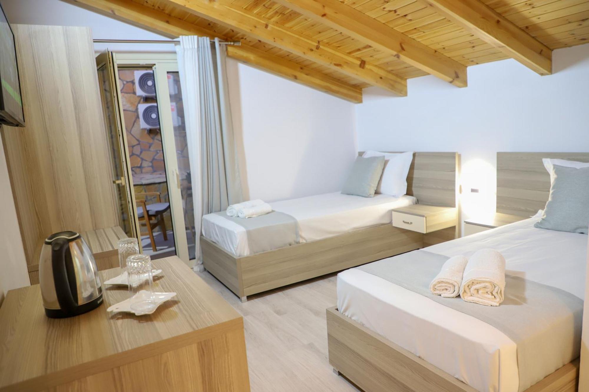 Guesthouse Kazazi Berat Ngoại thất bức ảnh