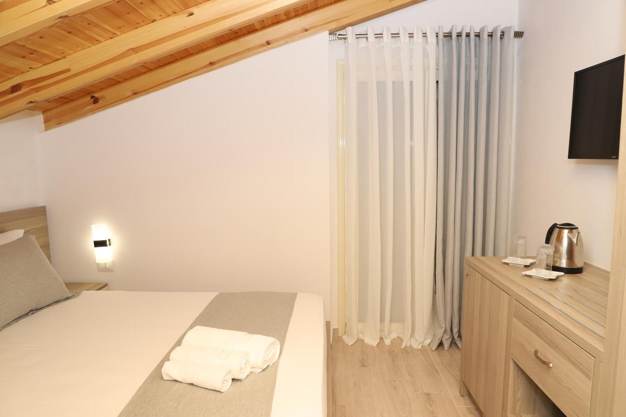 Guesthouse Kazazi Berat Ngoại thất bức ảnh