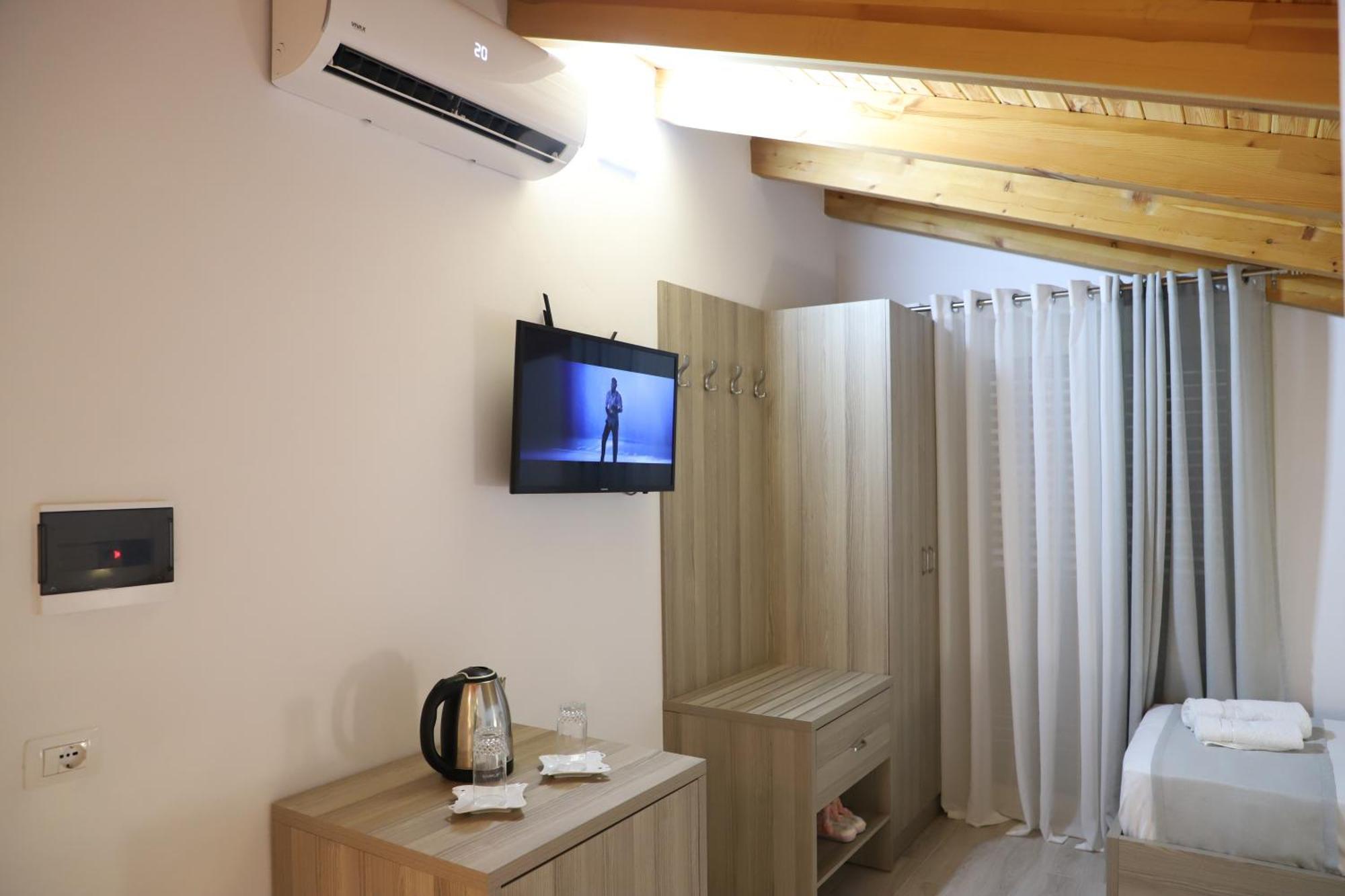 Guesthouse Kazazi Berat Ngoại thất bức ảnh