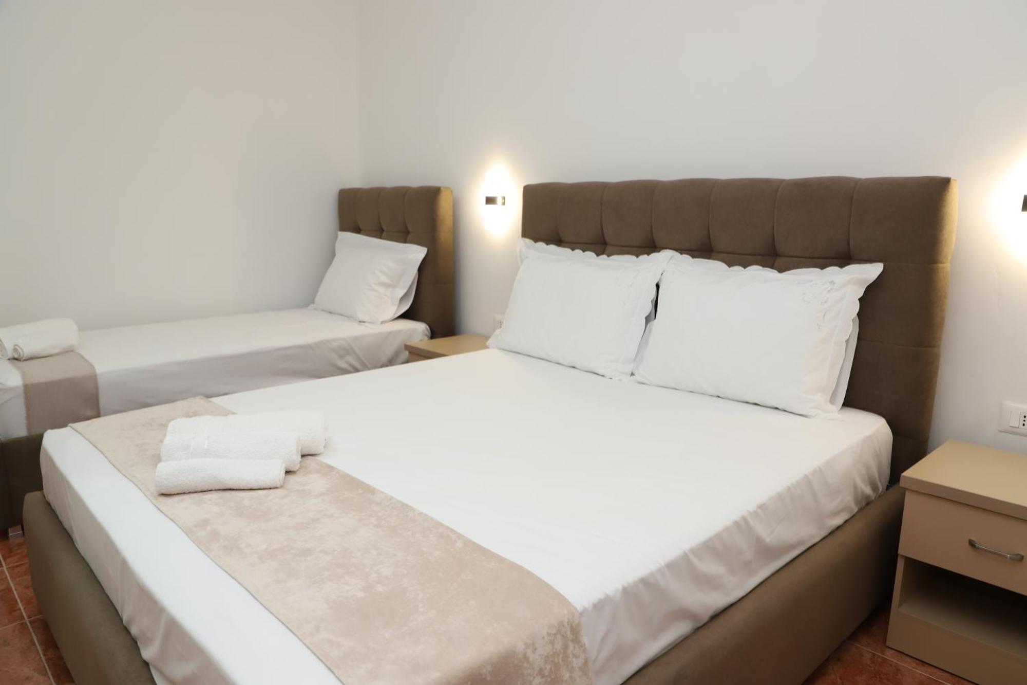 Guesthouse Kazazi Berat Ngoại thất bức ảnh